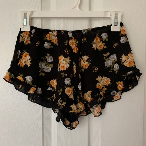 brandy floral shorts - Picture 1 of 2